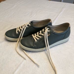 Women’s Ecco tie shoe. Green, size 39/8-8.5